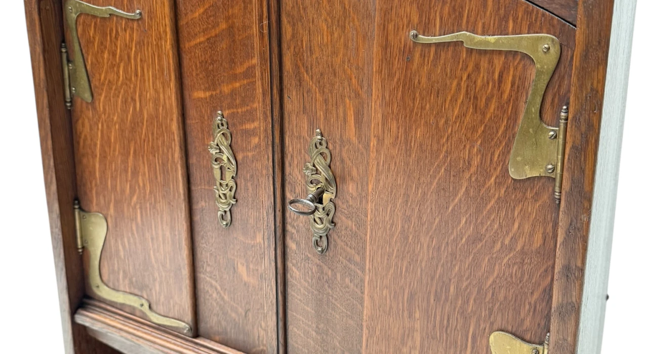 Arts & Crafts Art Nouveau Cabinet by H.P. Mutters & Zoon Den Haag, 1900s